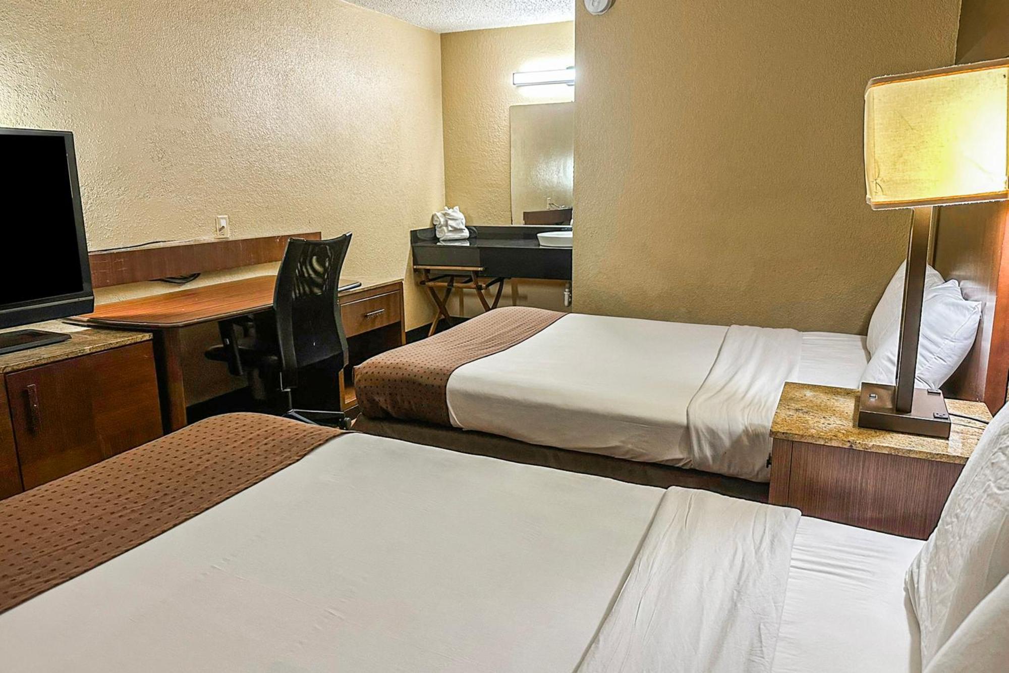 Oyo Hotel Mobile, Al I-65 At Airport Blvd Exterior photo