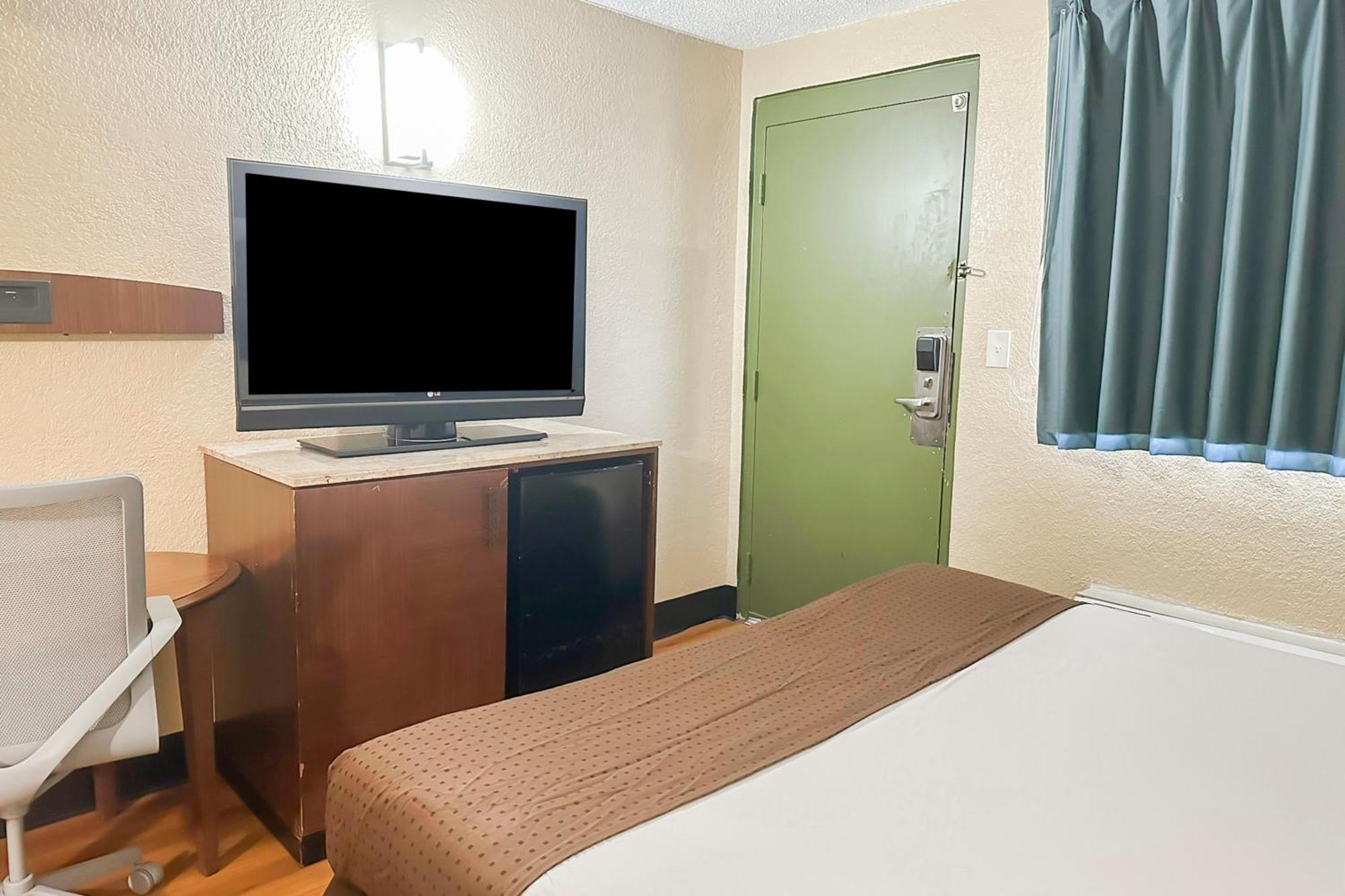 Oyo Hotel Mobile, Al I-65 At Airport Blvd Exterior photo