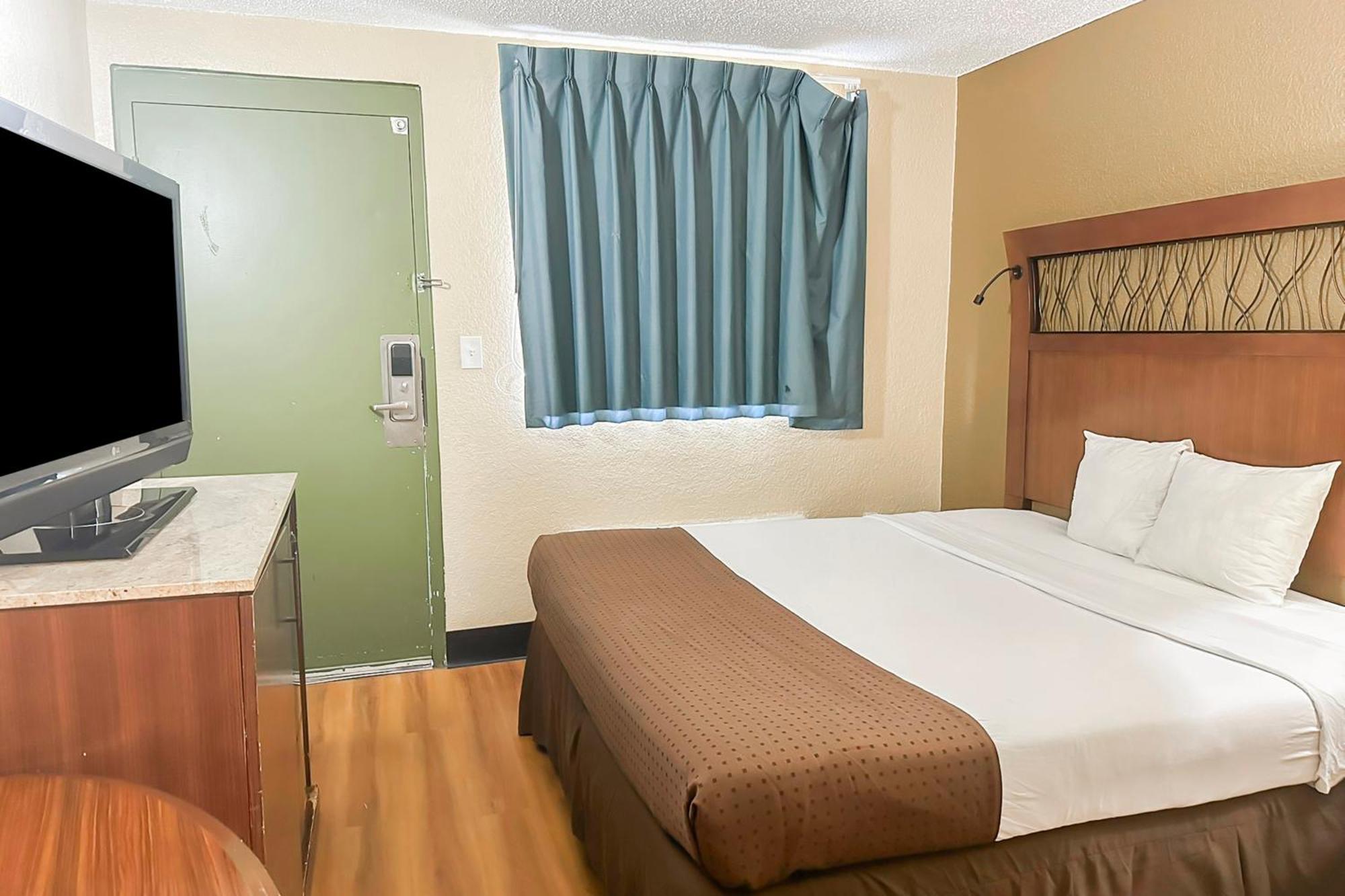 Oyo Hotel Mobile, Al I-65 At Airport Blvd Exterior photo
