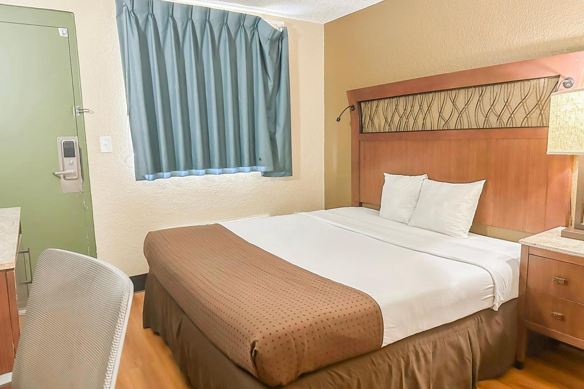 Oyo Hotel Mobile, Al I-65 At Airport Blvd Exterior photo