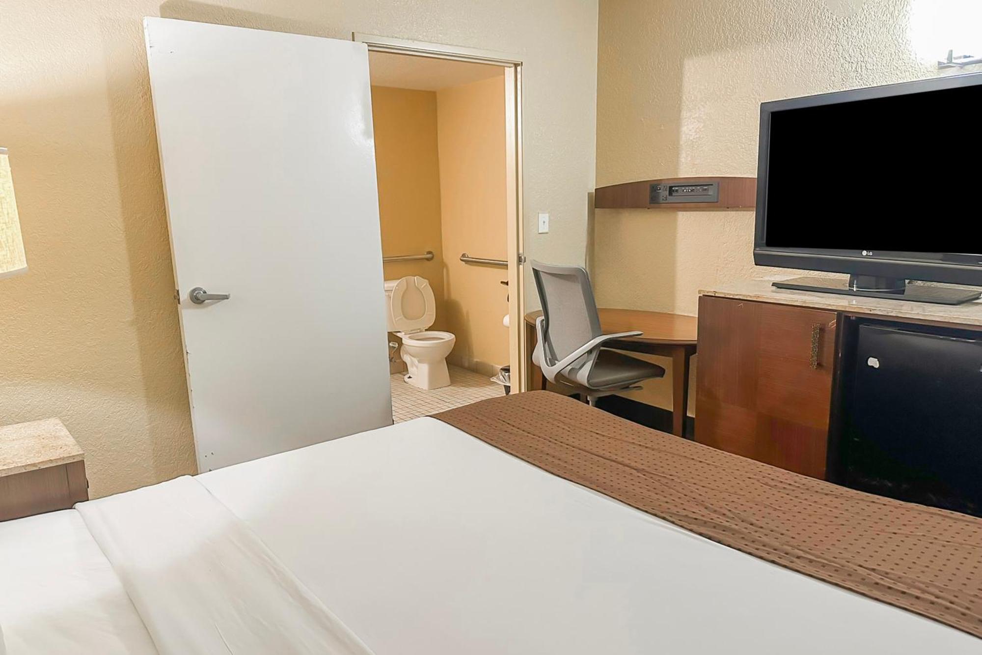 Oyo Hotel Mobile, Al I-65 At Airport Blvd Exterior photo