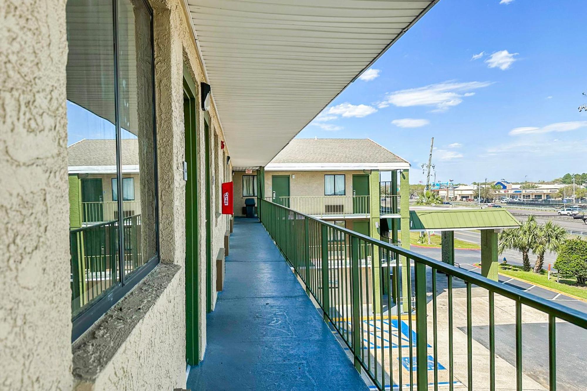 Oyo Hotel Mobile, Al I-65 At Airport Blvd Exterior photo